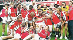 Arsenal FA Premiership Winners 2001/2>